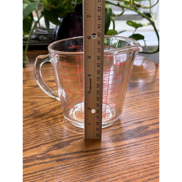 Vintage PYREX Glass Liquid 1 Quart 4 Cup Measuring Red Lettering "D" Handle USA - Picture 6 of 10